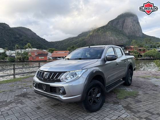 MITSUBISHI L200 TRITON 2.4 16V TURBO DIESEL SPORT HPE TOP CD 4P 4X4 AUTOMÁTICO